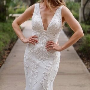 Essense Of Australua Ivory Floral Lace Wedding Gown